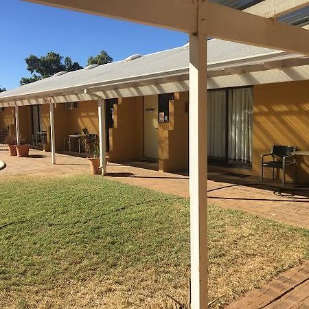 Carnarvon Caravan Park מראה חיצוני תמונה
