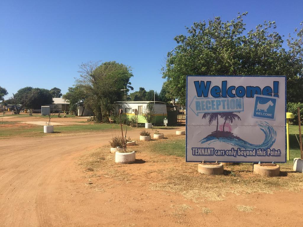 Carnarvon Caravan Park מראה חיצוני תמונה