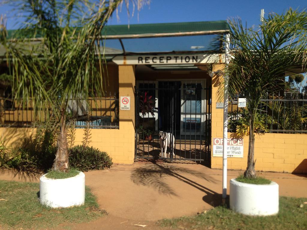 Carnarvon Caravan Park מראה חיצוני תמונה