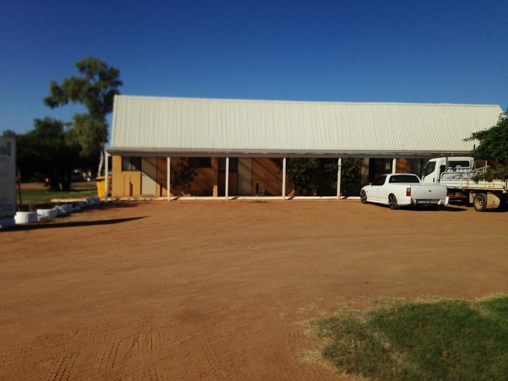 Carnarvon Caravan Park מראה חיצוני תמונה