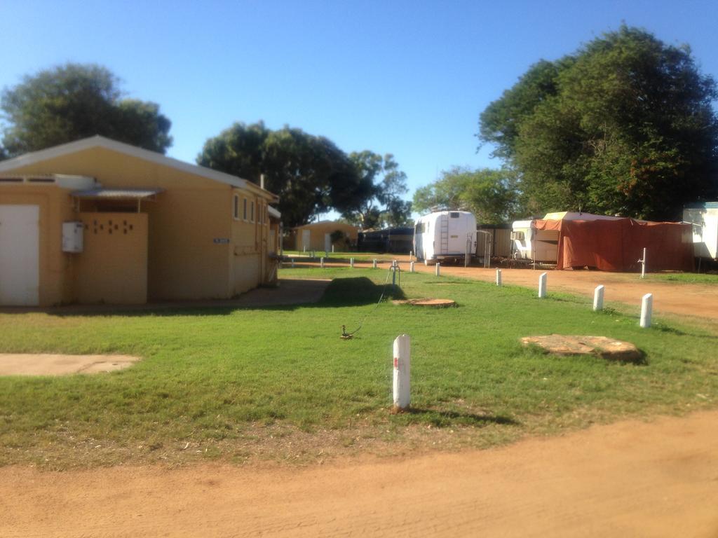 Carnarvon Caravan Park מראה חיצוני תמונה