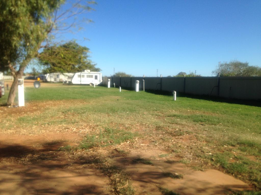 Carnarvon Caravan Park מראה חיצוני תמונה